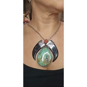 Vintage Navajo Pilot Mountain Turquoise Bear Claw Pendant Necklace